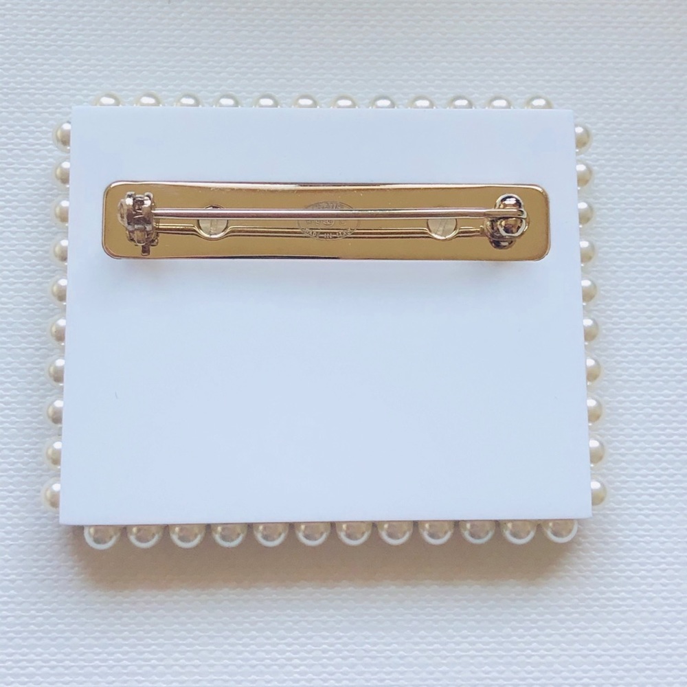 Chanel🔥SOLD🔥Brooch Hat Pin Letter Envelope Pearl - Picture 4 of 11